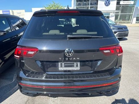 Used 2023 Volkswagen Tiguan SE R-Line FWD image 3