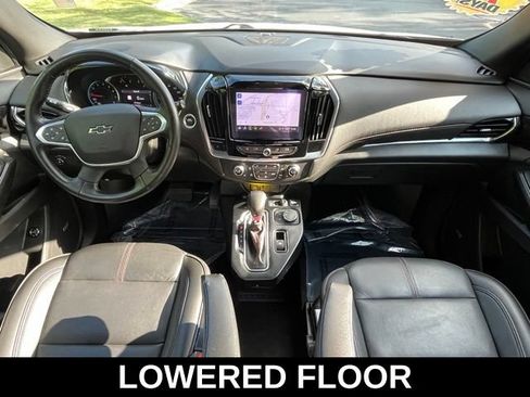 Used 2022 Chevrolet Traverse RS FWD image 14