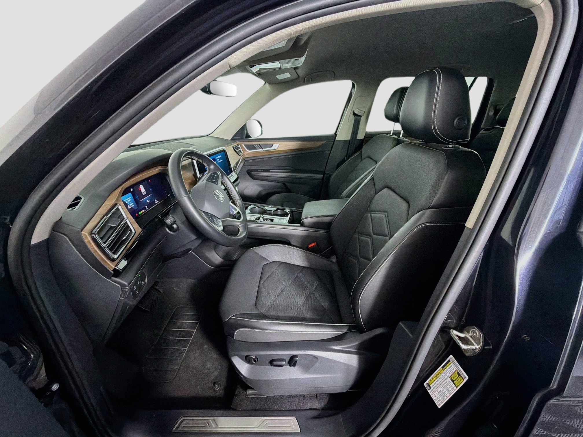 Used 2025 Volkswagen Atlas SE FWD image 13