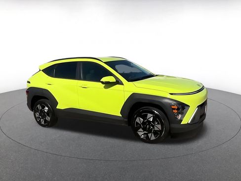 Used 2025 Hyundai Kona SEL image 2