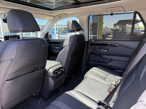 Used 2025 Honda Pilot Touring image 34