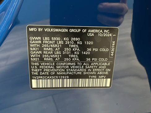 Used 2025 Volkswagen Atlas SEL Premium R-Line AWD/4WD image 29