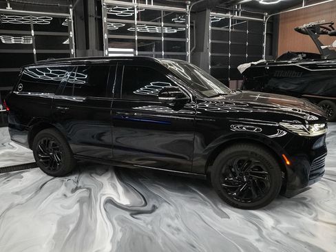 Used 2025 Lincoln Navigator Reserve AWD/4WD image 6