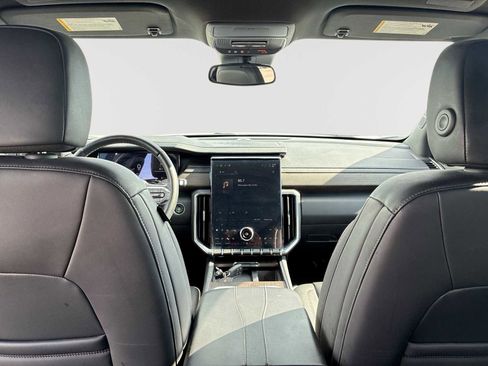 Used 2024 GMC Acadia Denali image 21