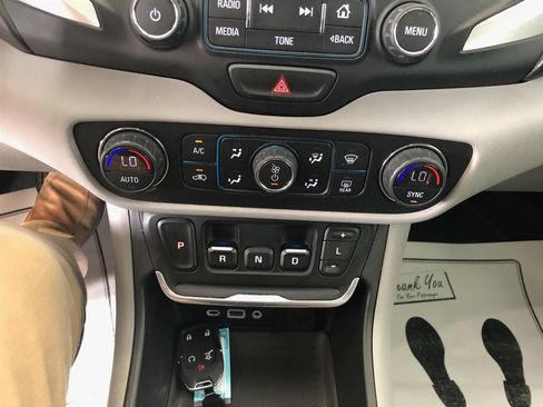 Used 2018 GMC Terrain SLT w/ Preferred Package FWD image 17