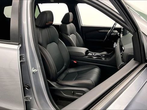 Used 2024 Honda Pilot TrailSport image 8