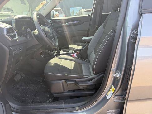 Used 2025 Chevrolet TrailBlazer LT AWD/4WD image 15