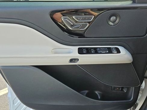 New 2026 Lincoln Aviator Reserve image 29