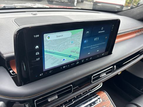 New 2025 Lincoln Aviator Black Label w/ Jet Appearance Package image 21