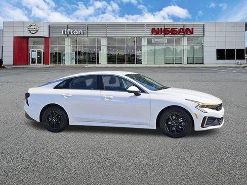 Used 2025 Kia K5 LXS FWD image 3