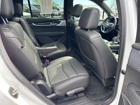 Used 2024 Cadillac XT6 Premium Luxury w/ Technology Package FWD image 23