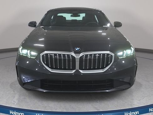 Used 2026 BMW 530i w/ Convenience Package RWD image 3