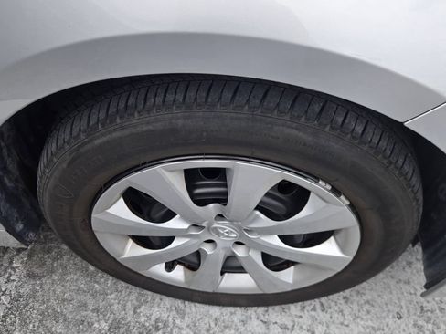 Used 2024 Toyota Corolla LE FWD image 5