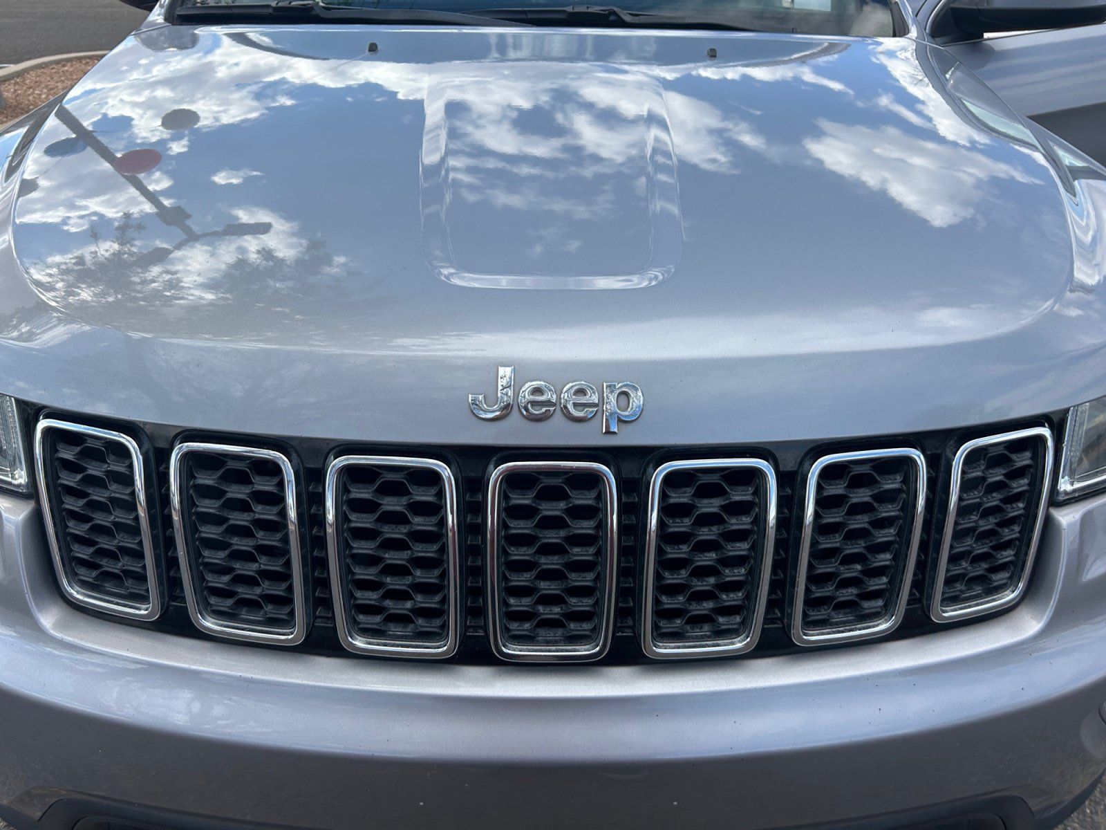 Certified 2019 Jeep Grand Cherokee Laredo w/ 18" Wheel & 8.4" Radio Group AWD/4WD image 23