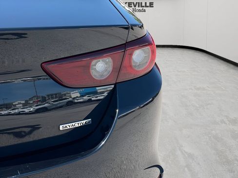 Used 2025 MAZDA MAZDA3 s FWD image 9