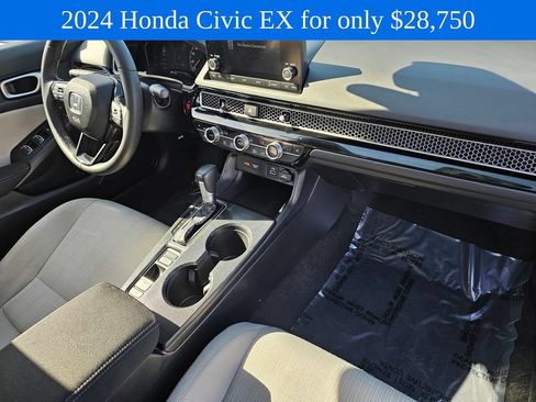 Used 2024 Honda Civic EX image 9
