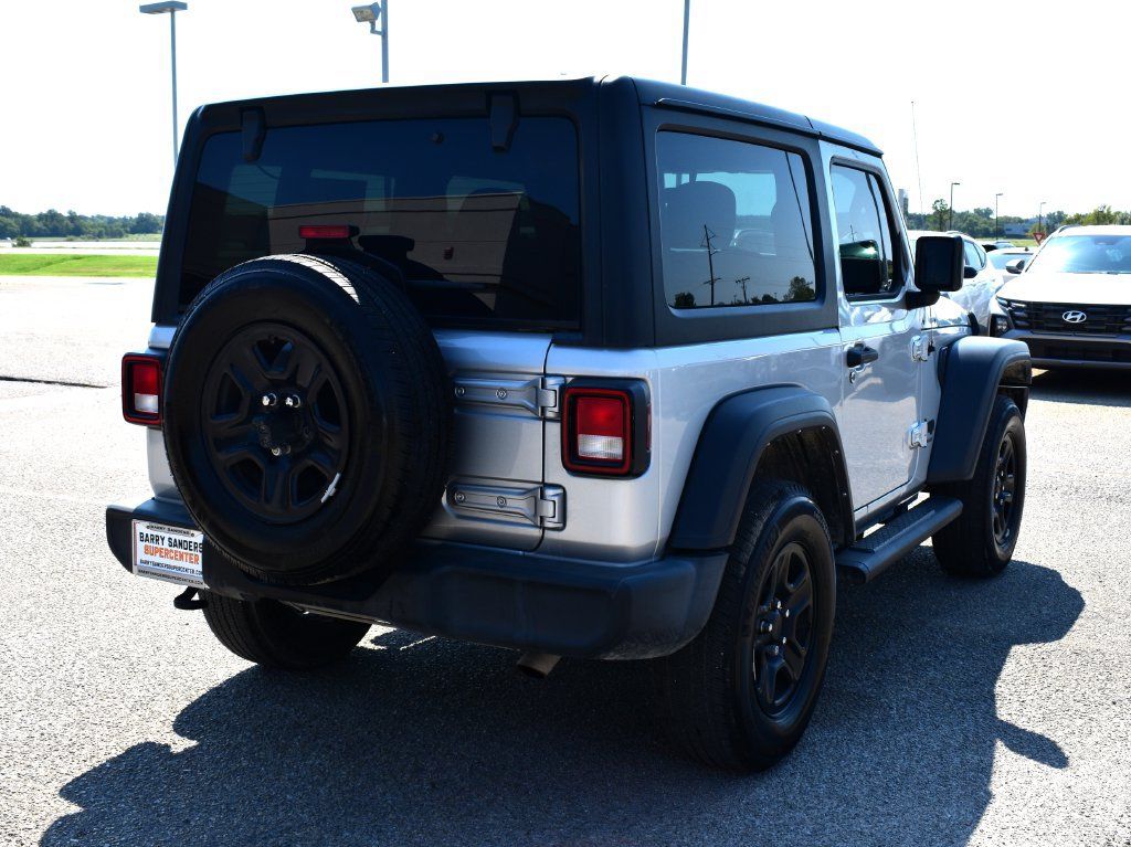 Used 2022 Jeep Wrangler Sport AWD/4WD image 3