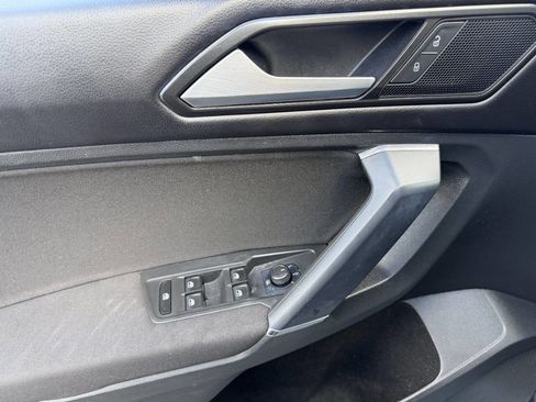 Used 2018 Volkswagen Tiguan S w/ 3rd Row Seat Package image 32
