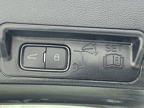 Used 2021 Ford Explorer XLT image 49