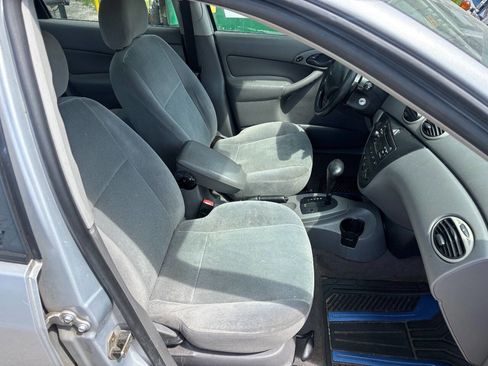 Used 2002 Ford Focus SE FWD image 14