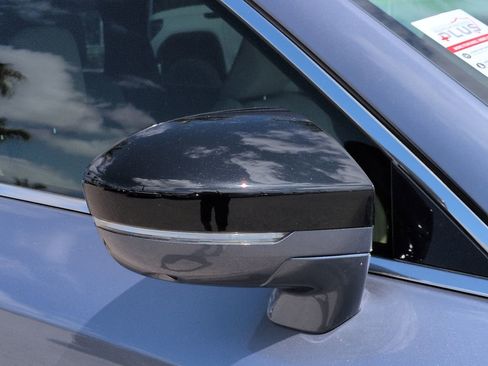 Used 2023 INFINITI QX60 Sensory w/ Vision Package AWD/4WD image 12