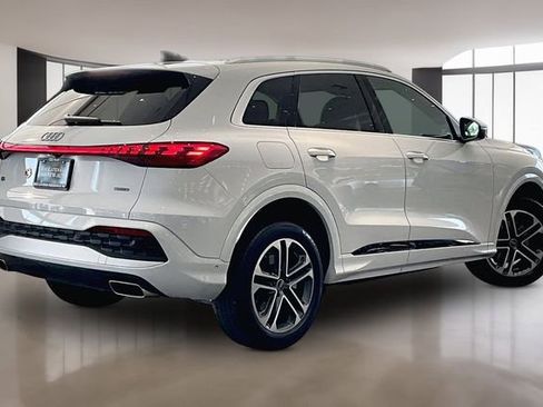 Used 2025 Audi Q5 Premium w/ Convenience Package AWD/4WD image 5