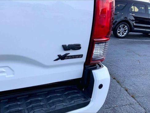 Used 2019 Toyota Tacoma TRD Off-Road w/ Technology Package AWD/4WD image 10