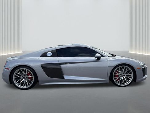 Used 2017 Audi R8 V10 w/ Carbon Exterior Package image 4