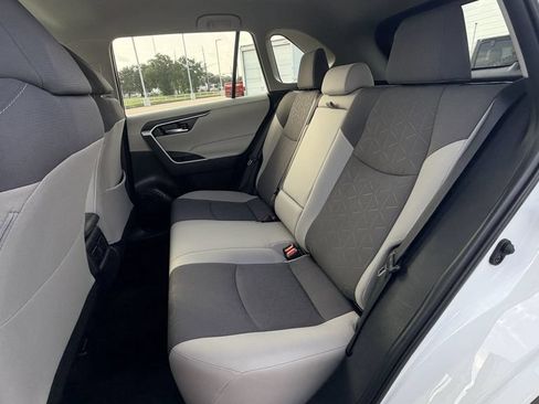 Used 2025 Toyota RAV4 XLE FWD image 29