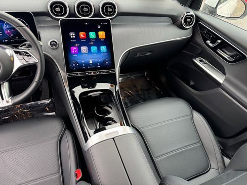 Certified 2025 Mercedes-Benz GLC 300 image 18