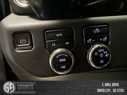 Used 2023 GMC Sierra 1500 Elevation image 30
