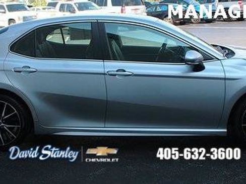 Used 2024 Toyota Camry SE image 6