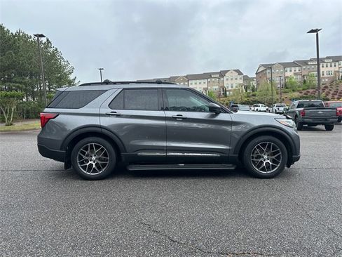 New 2025 Ford Explorer Active image 8