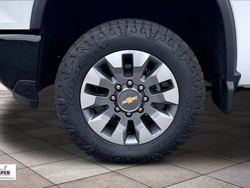 Used 2025 Chevrolet Silverado 2500 Custom w/ Custom Value Package AWD/4WD image 9