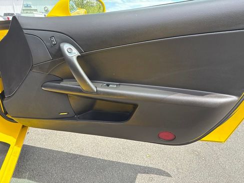 Used 2007 Chevrolet Corvette Convertible w/ Preferred Equipment Group RWD image 11