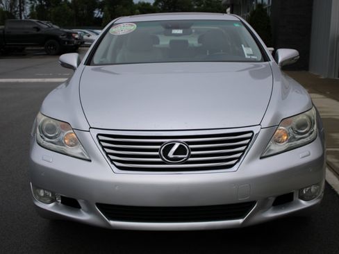Used 2010 Lexus LS 460 AWD image 2