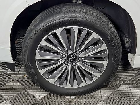 Used 2025 INFINITI QX80 Sensory image 9