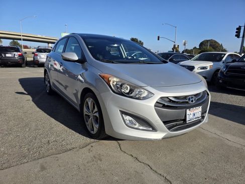Used 2013 Hyundai Elantra GT w/ Style Pkg image 4