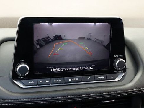 Used 2023 Nissan Rogue S image 20