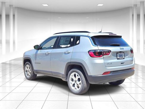 Certified 2025 Jeep Compass Latitude w/ Sun & Sound Group AWD/4WD image 5