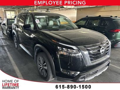 Used 2025 Nissan Pathfinder SL