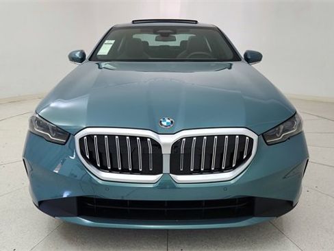 Used 2025 BMW 540i xDrive 540i xDrive image 2