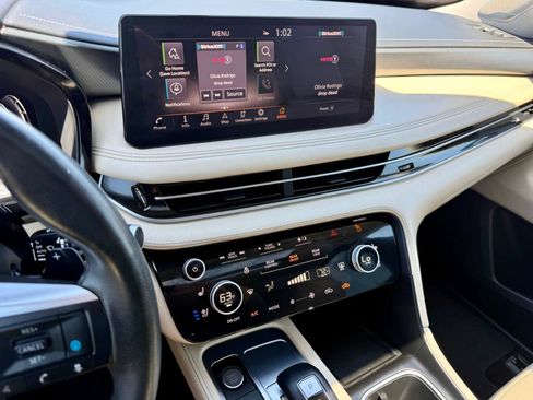 Used 2023 INFINITI QX60 Luxe w/ Performance Audio Package FWD image 23