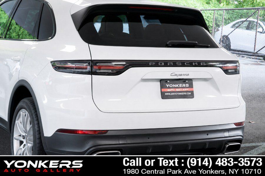 Used 2021 Porsche Cayenne AWD/4WD image 18