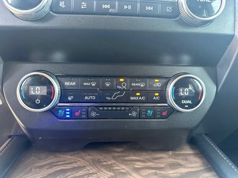 Used 2019 Ford Expedition Platinum AWD/4WD image 24