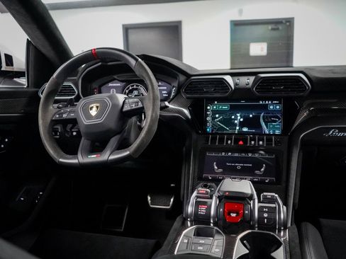 Used 2023 Lamborghini Urus Performante AWD/4WD image 22
