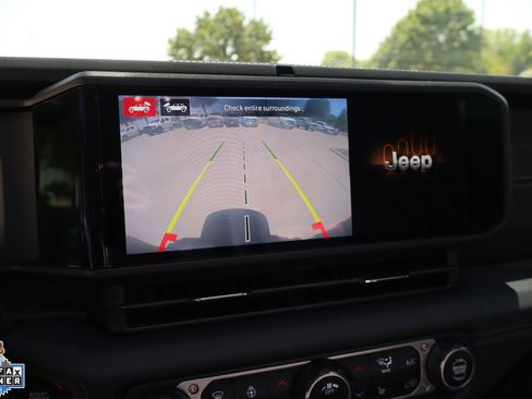 Used 2025 Jeep Wrangler Unlimited Rubicon 392 AWD/4WD image 21