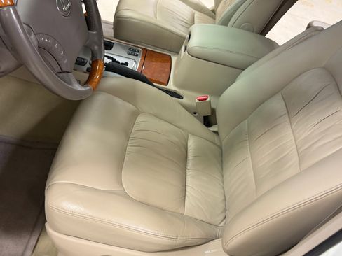 Used 2005 Lexus LX 470 4WD image 28