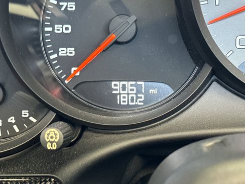 Used 2018 Porsche 911 Targa 4 GTS image 33