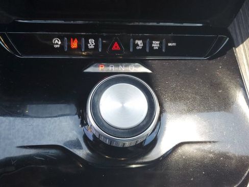 Used 2024 Jeep Wagoneer L Series II w/ Flexible Seating Group RWD image 29